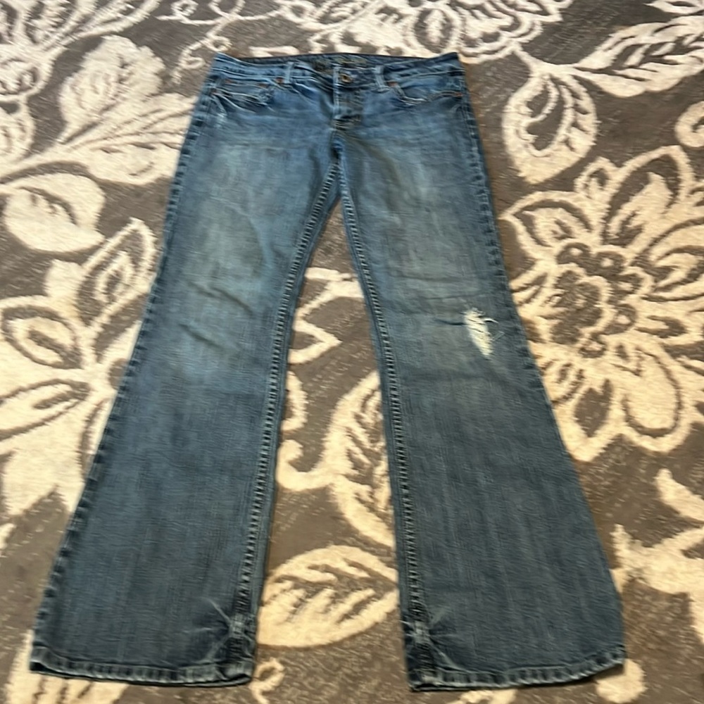 American Eagle hipster stretch jeans. Great condition. Distressed.